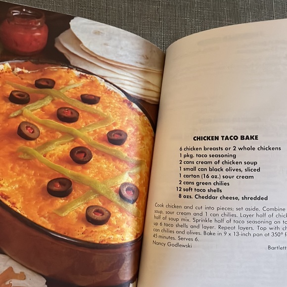 Century 21 presents Favorite Foods Vintage 1988 Cookbook - Picture 6 of 7